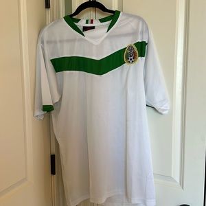 Federacion Mexicans De Futbol Association. A.C. Men’s Medium Soccer Jersey